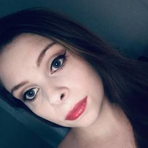 Meet your Posher, Adina